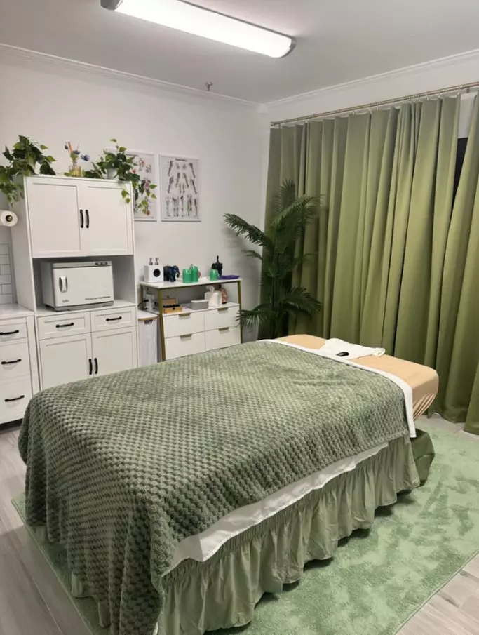 One or Couples 60 or 90 Minute Deep Tissue Massage + Aromatherapy 