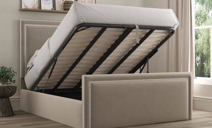 Image 10: DS Living Verona Pipping Upholstered Bed 