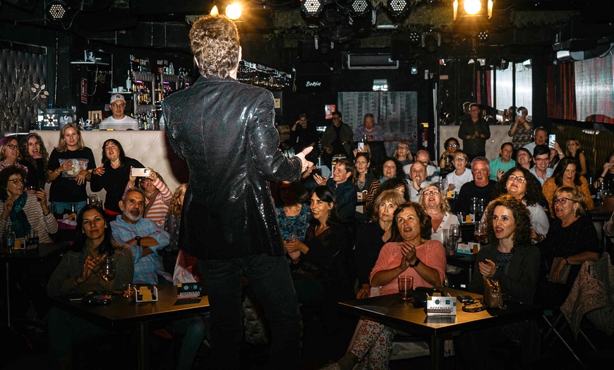 Image 7: Menú de picoteo con show de música en directo para 2 o 4 personas