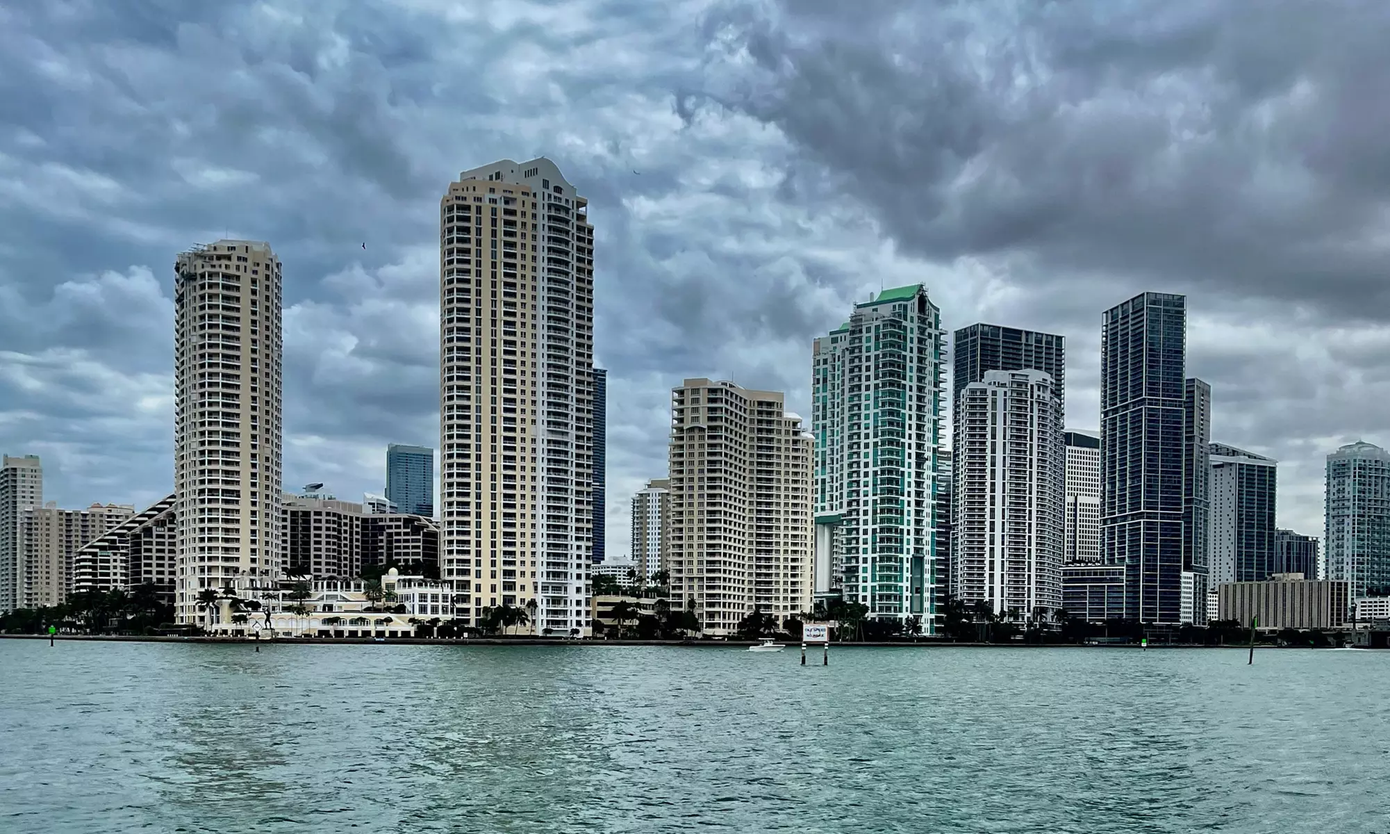 90 Minute Homes of the Rich & Famous Boat Tour @ Miami Skyline Cruises