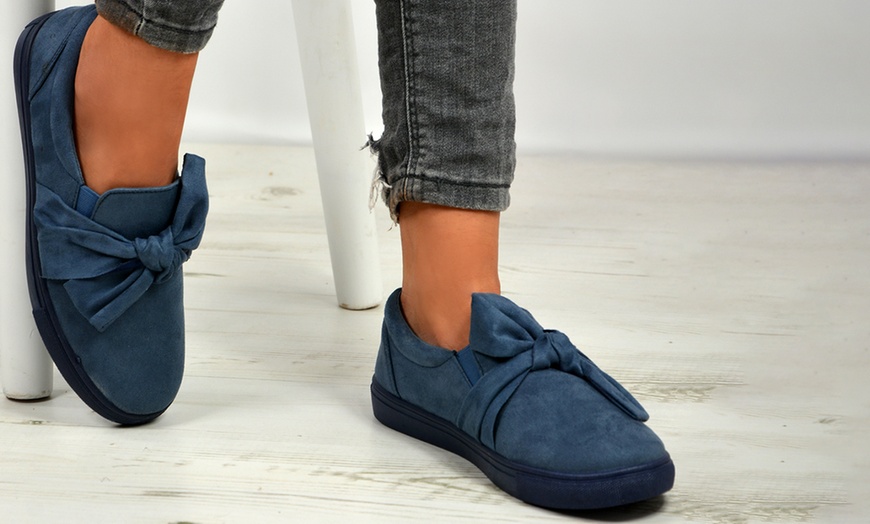 Image 2: Women's Slip-On Plimsolls 