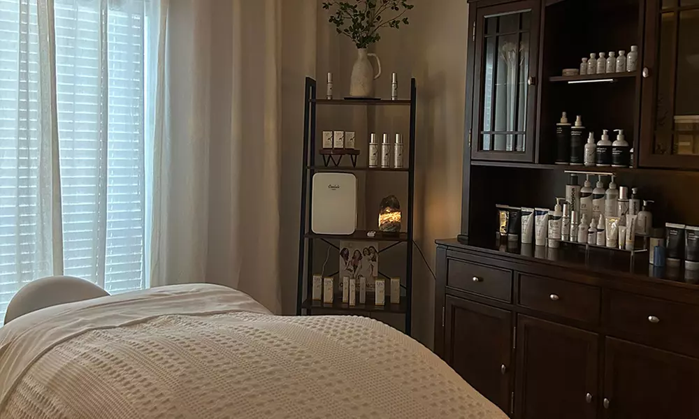 Custom Facial + Full Body LED Red Light Therapy