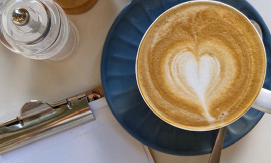 Image 2: 3-stündiger Backkurs für 1 - 2 Personen