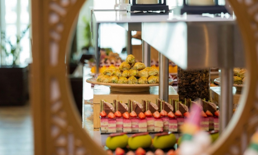 Image 4: Join a Curated Suhoor Feast to Celebrate Ramadan for Up to 12 People