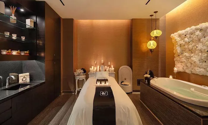 Up to 41% Off on HydraFacials at Vendome Clinique And Spa