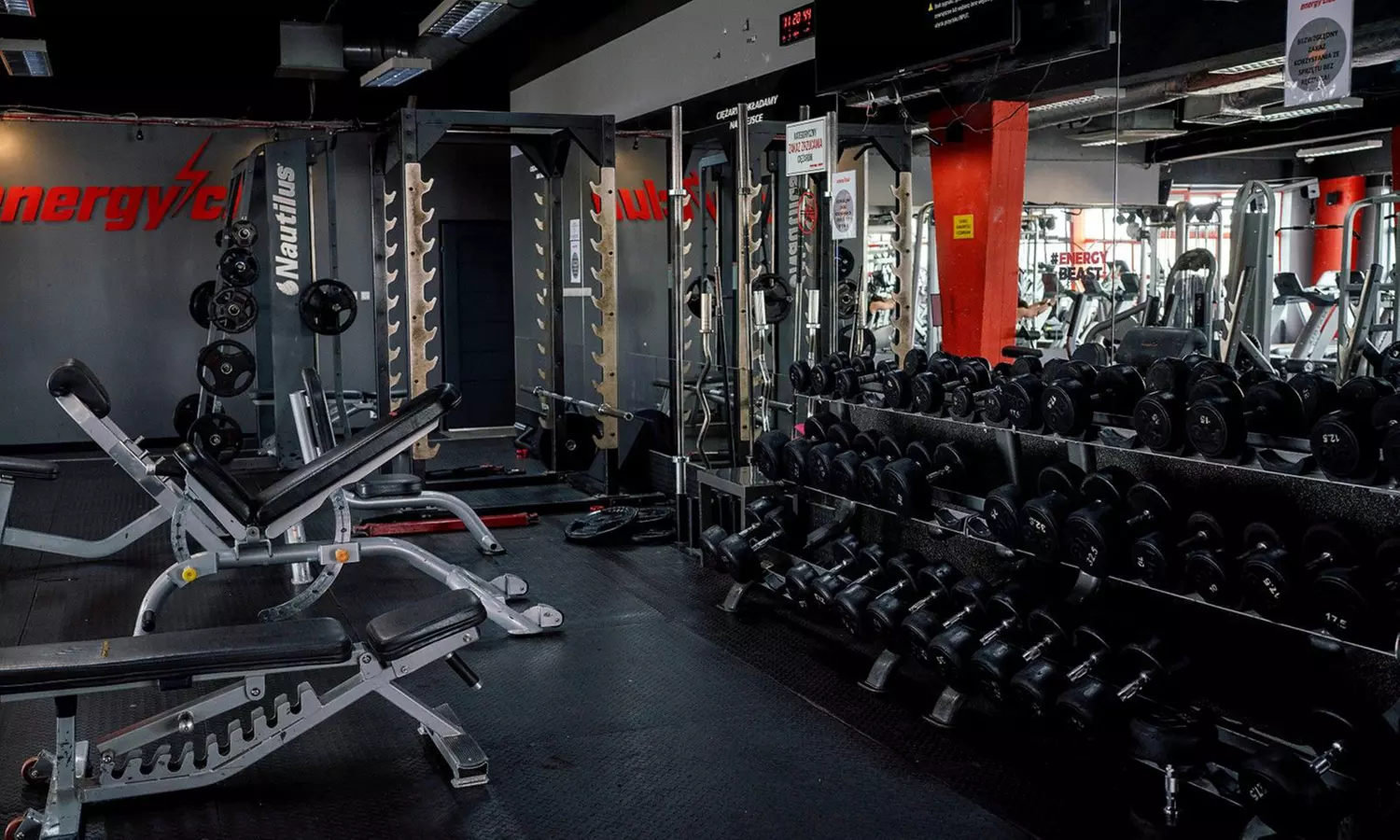 Dołącz do świata fitness z karnetem open: siłownia, cross i więcej