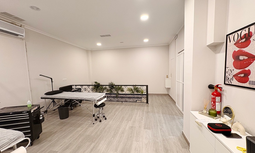 Image 4: Limpieza facial con peeling y radiofrecuencia
