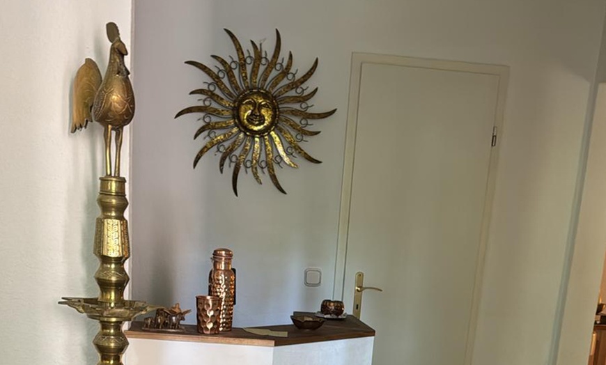 Image 3: 60 oder 90 Min. Klangschalen-Massage für 1 Person
