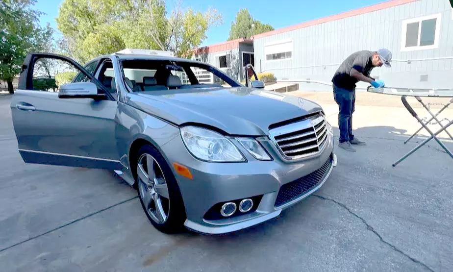 $100 or $75 Toward Windshield Replacement or Chip Repair at Big Foot Auto Glass (Up to 90% Off) - Primary Image