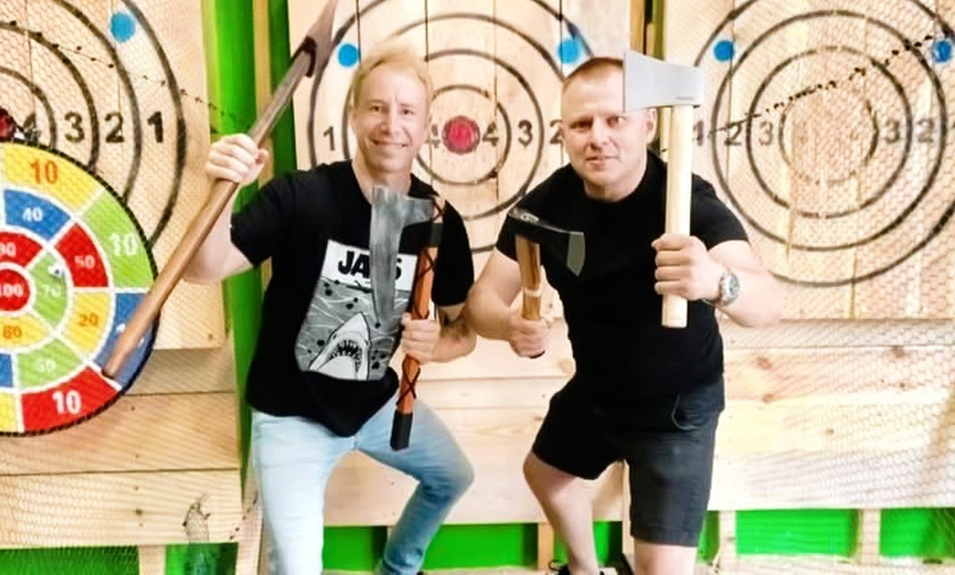 Image 3: Siekierki, noże i Shurikeny do rzucania: tory dla nawet 20 osób