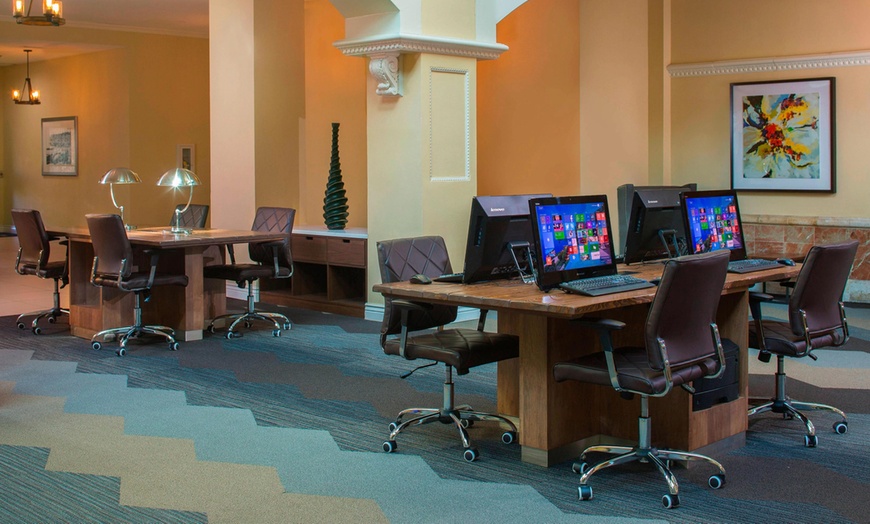 Image 12: Budget Hotel in Westshore District Near Tampa Airport & Riverwalk