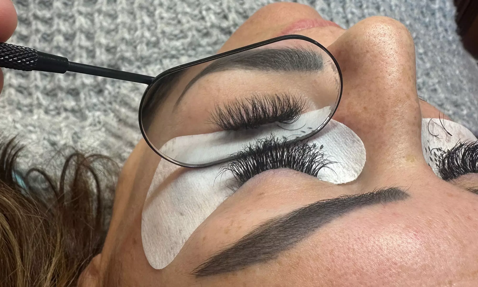 Full Classic, Volume, or Hybrid Set Eyelash Extensions
