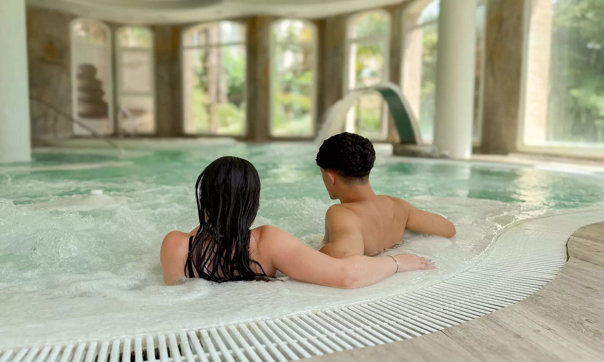 Circuito spa de 90 minutos en pareja con opción a masaje turco con exfoliación y comida árabe, ahorra hasta 62% - Primary Image