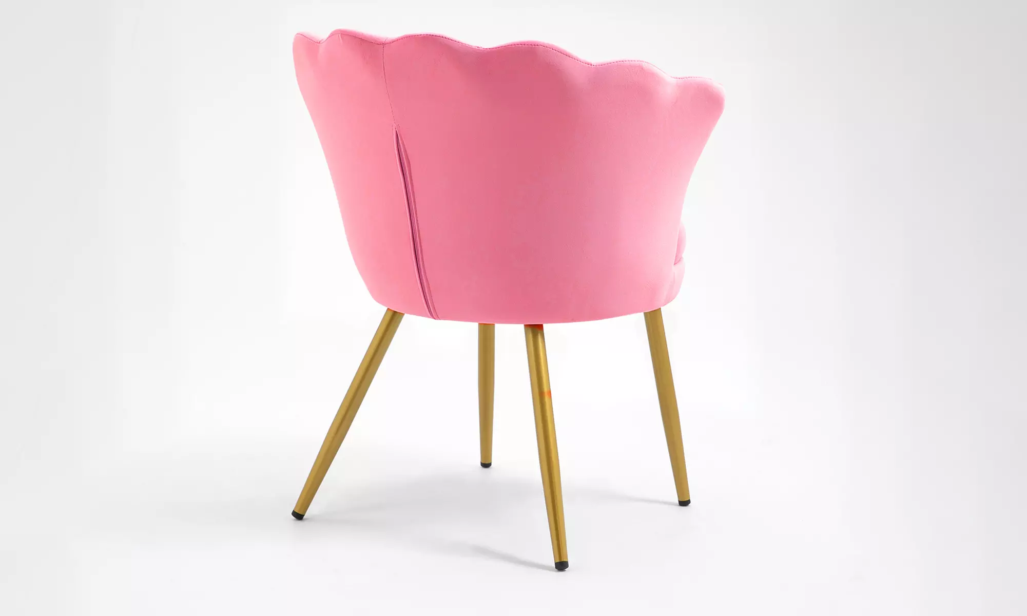 Silla con respaldo en forma de concha