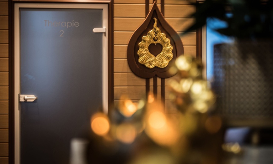 Image 5: Traditionelle Thai-, Thai-Öl- oder Hot-Stone-Massage für 1 Person