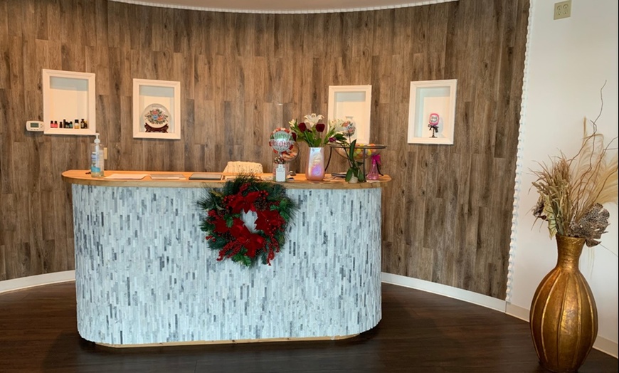 Image 2: Couples 50, 70, or 90-Minute Relaxing Body Massage - Hot Stones & More