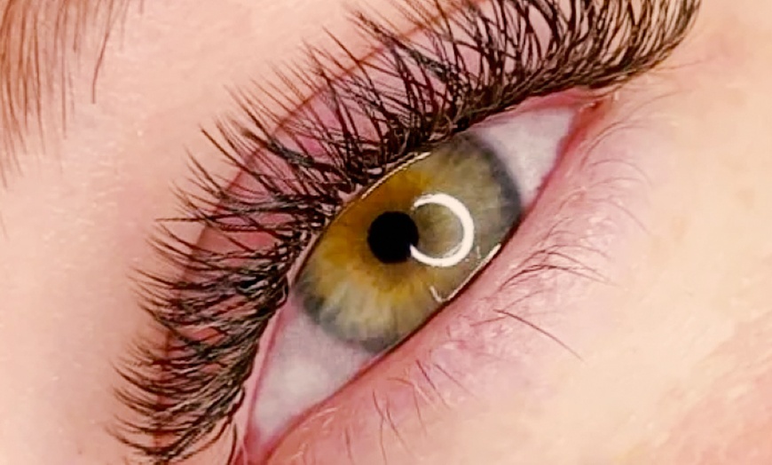 Image 1: Up to 50% Off on Eyelash Tinting at Lashes Paris