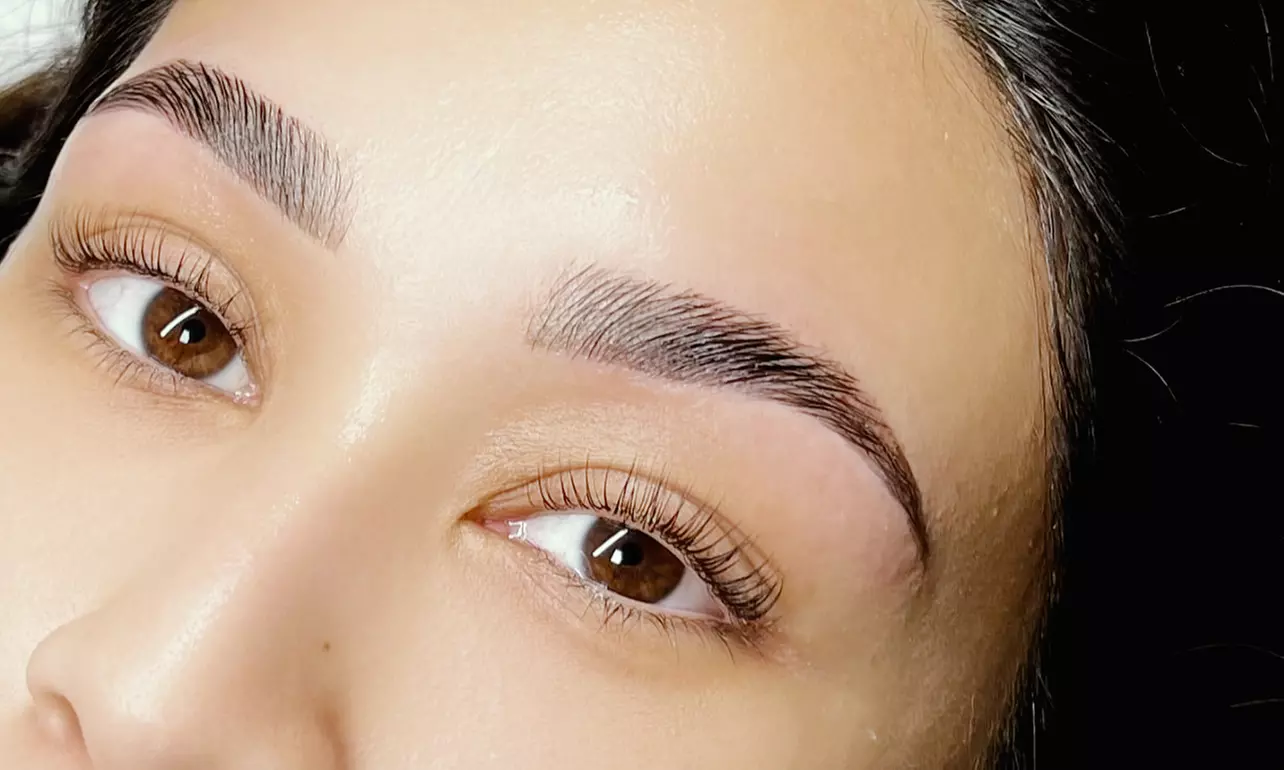 Perfect Brows with Eyebrow Threading or Waxing & Brow Stain