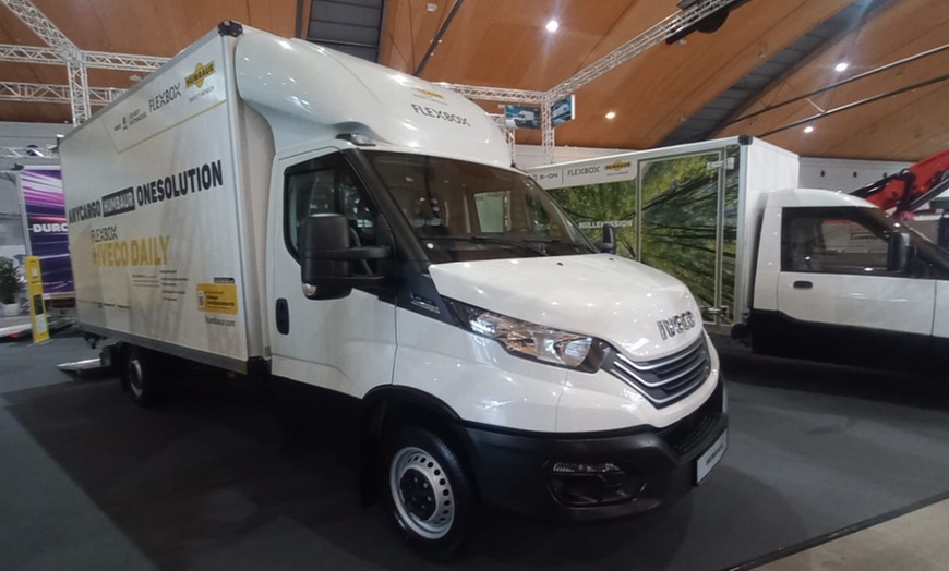 Image 9: Premium-Innen- oder Außenreinigung für verschiedene Fahrzeugarten