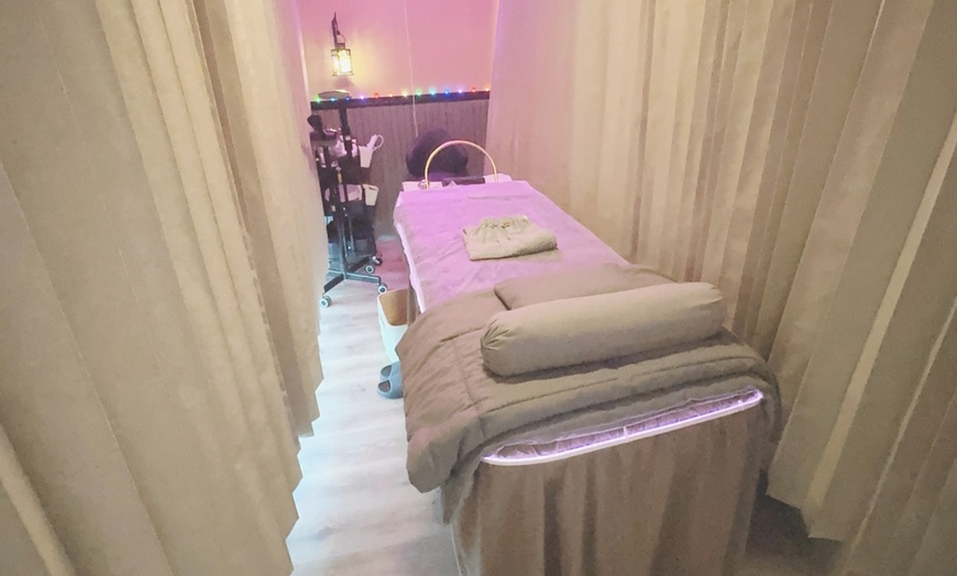 Image 6: Lux HeadSpa for 1-2 w/Upper-Back & Scalp Massage, Glass of Wine, Robes