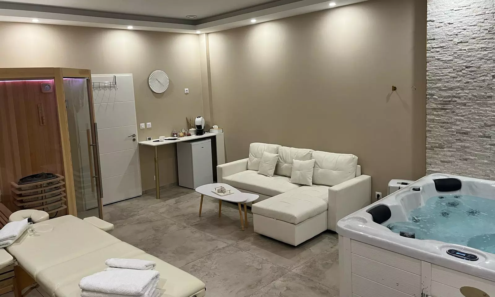 Jusqu'à 43% de remise sur Spa - Entrée à la journée chez Welfo SPA