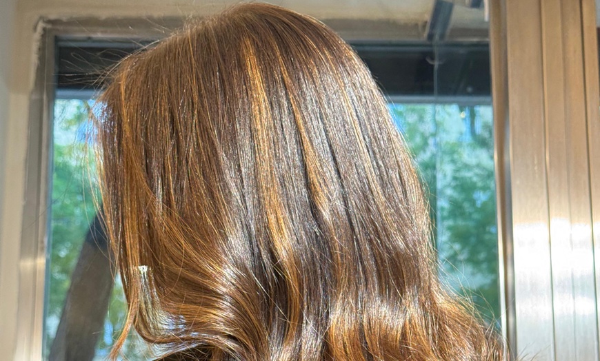 Image 10: Peluquería con lavado, mascarilla, corte, brushing y opción a tinte