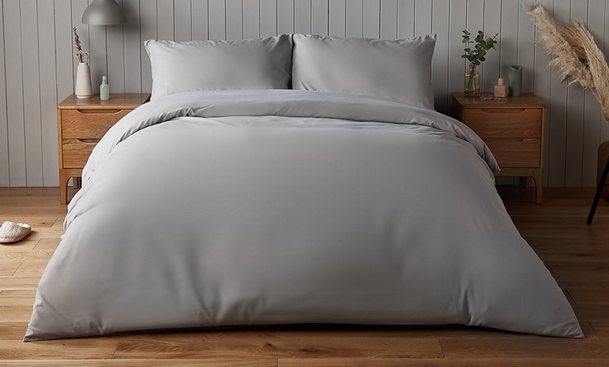 Image 9: Silentnight Supersoft Duvet Set