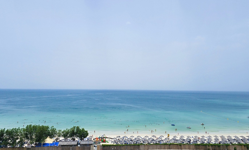 Image 5: Ajman: 1 Night 4*Stay with Breakfast or/and Lunch or/and Dinner Buffet