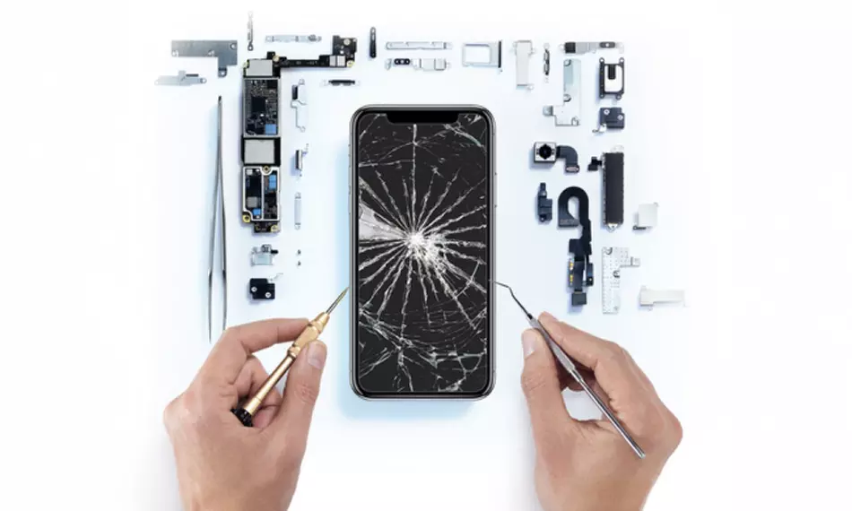 Priceless Computer Provides Latest iPhone Models LCD Repair with up to 50%  Discount