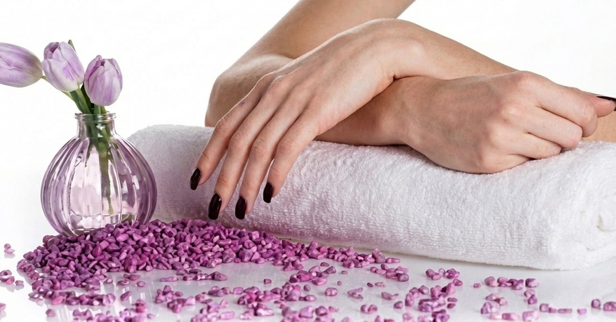 Spa de manos con manicura y baño de parafina en Zaragoza