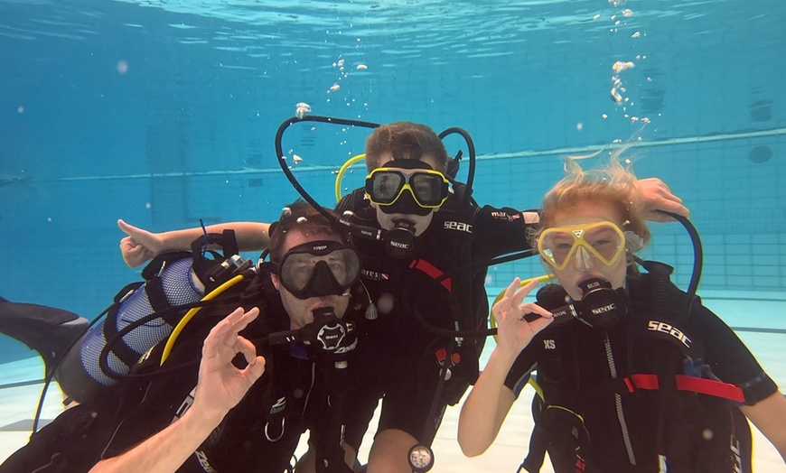 Image 4: Onderwater Wonderland: snorkelles of introductieduik voor 1 of 2 pers.