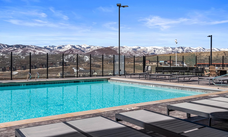 Image 2: Member Pricing: 4* Mountain Resort in Park City with Sweeping Views 
