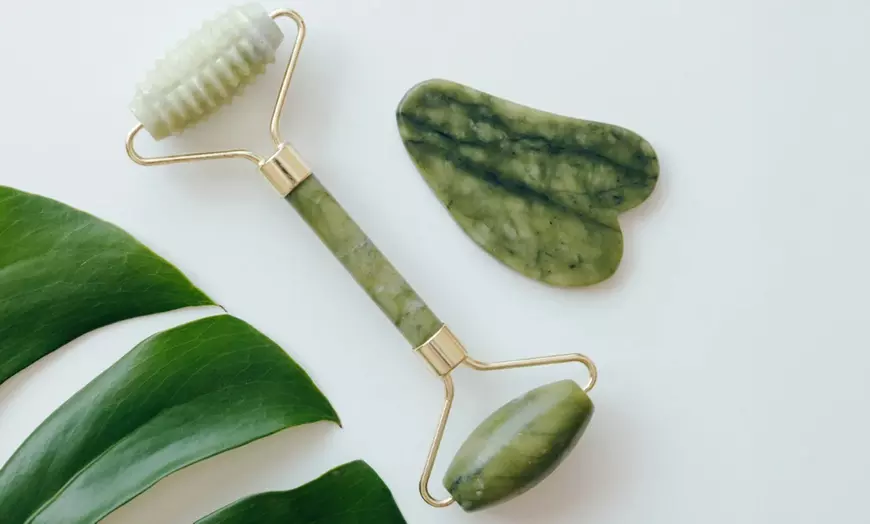 Image 4: Relax w/ 60 or 90 Min Facial Treatment w/ Gua Sha or Extended Gua Sha 