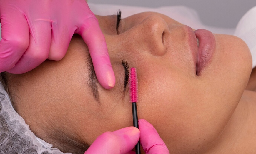 Image 5: Lifting y tinte de pestañas con opción a diseño y depilación de cejas