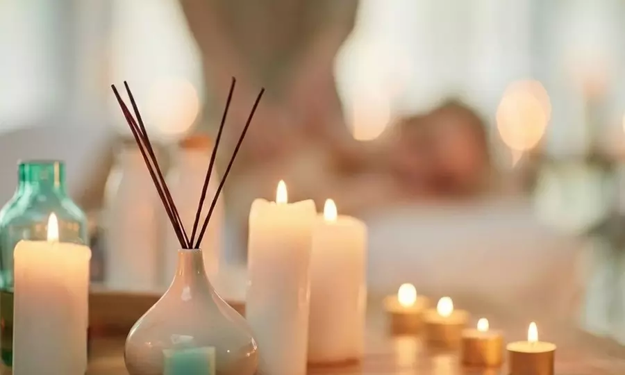 Ritual de masaje relajante 30 o 60 minutos con zumo de frutas y vela