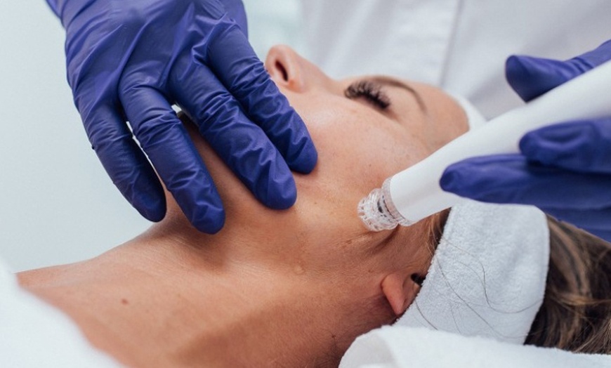 Image 16: Tratamiento facial reafirmante con colágeno, alginato o Indiba kobido