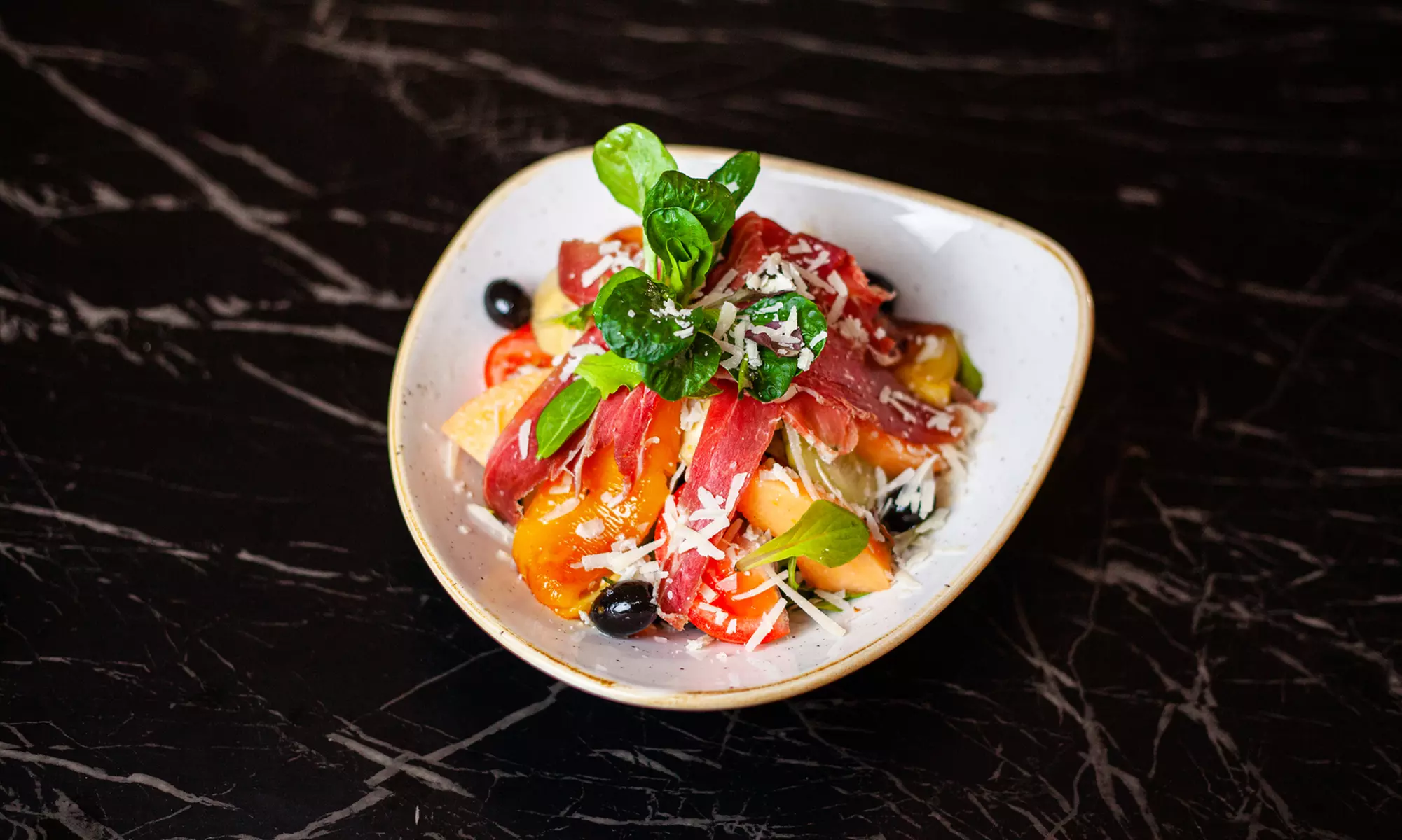 Sardisches Fine-Dining-Überraschungsmenü – 3 Gänge für 2 Personen