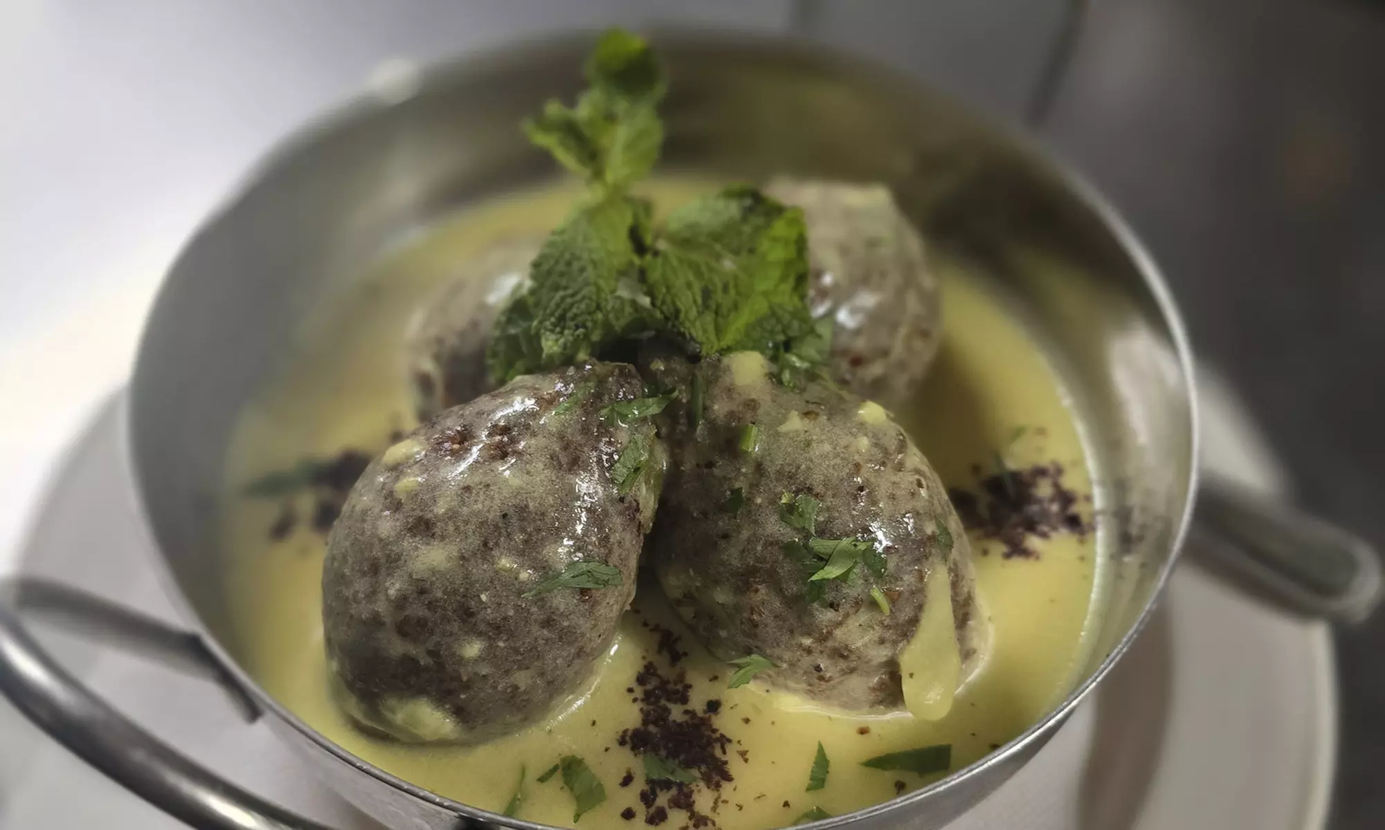 Choose any Main Course & Glass of Wine or Any Mezza For Up to Four