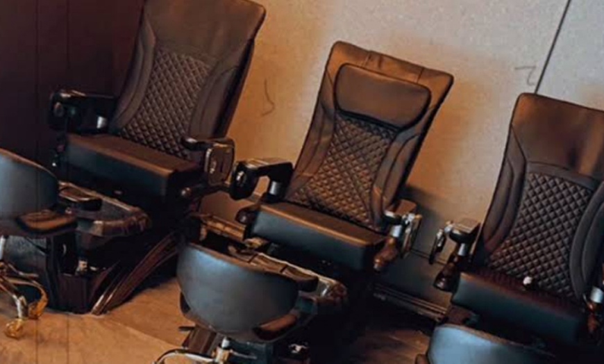 Image 2: Relax with 60 or 90-Minute Couples Massage with Optional Add-Ons 