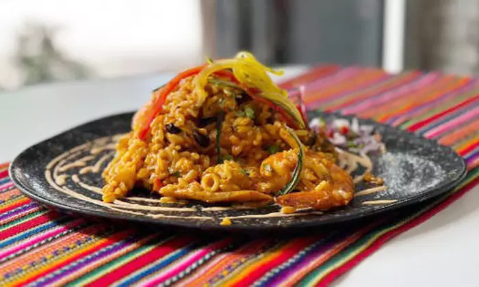 Menú mediterráneo-peruano para 2 o 4 personas con opción a cócteles