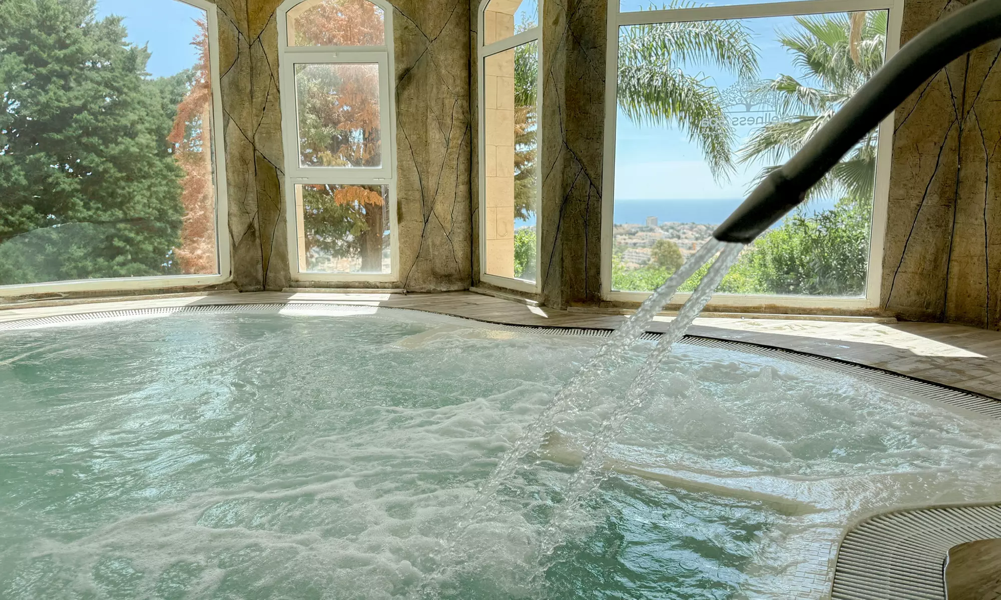 Circuito de spa en pareja, masaje, tratamiento corporal y cava