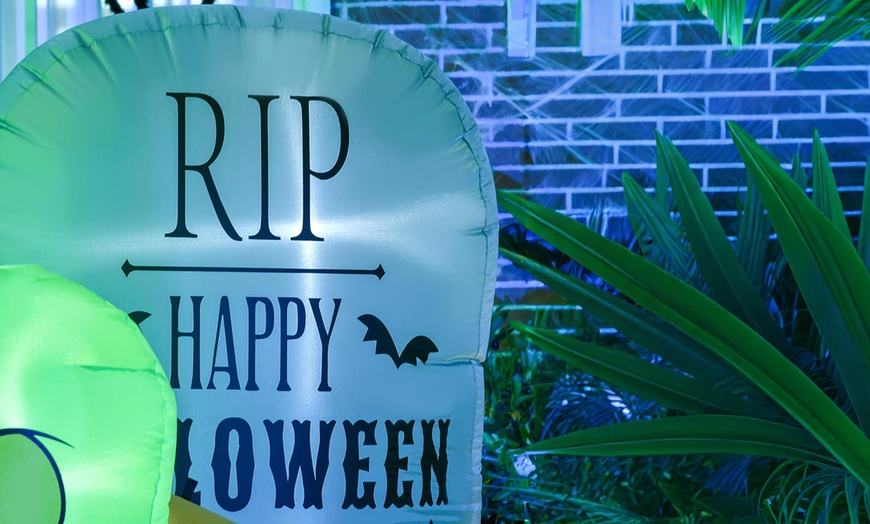 Image 41: HomCom Halloween Inflatable Decorations, Ghosts and Skeletons