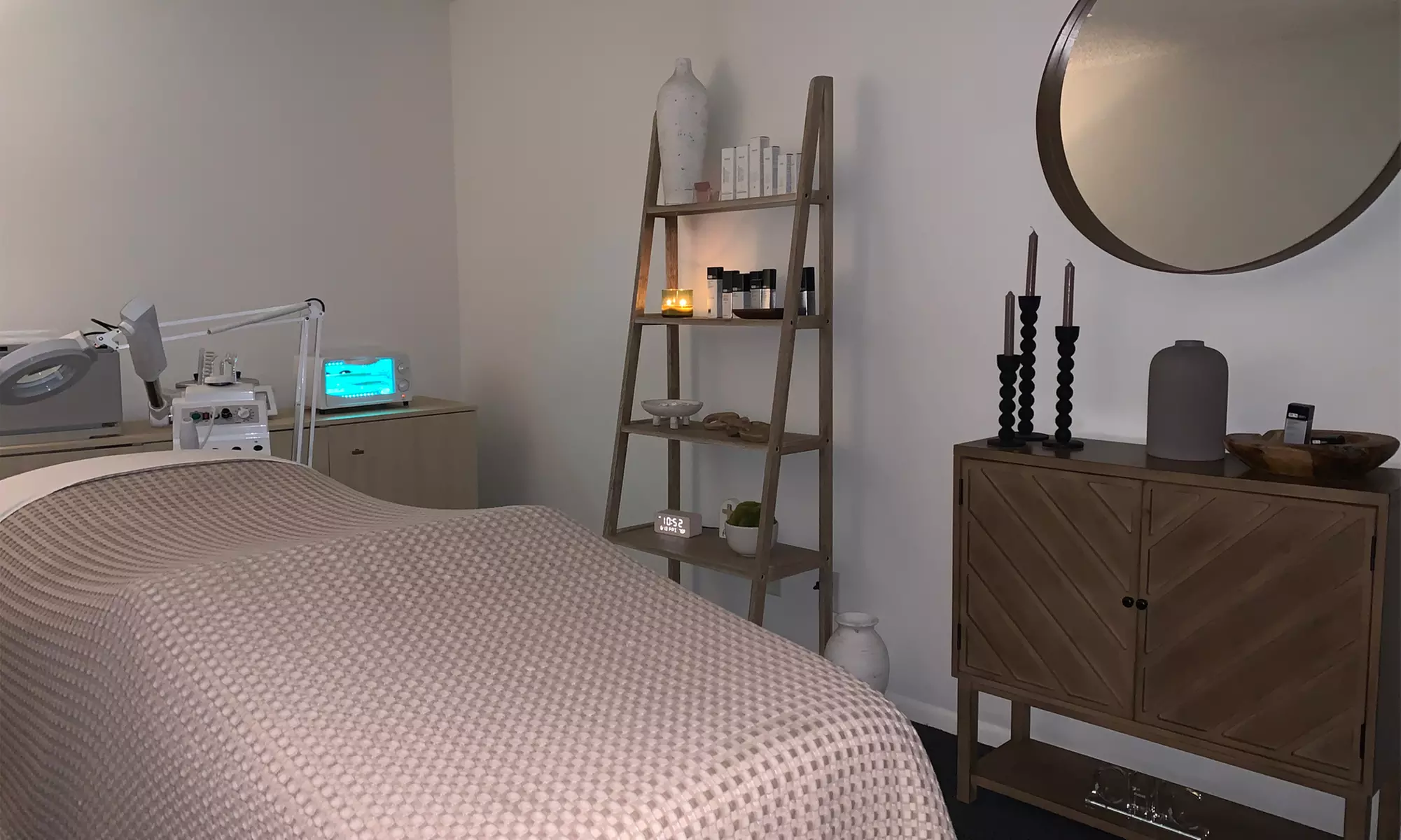 Radio-Frequency Facelift, Luxe Facial Express or Ultrasonic-Cavitation