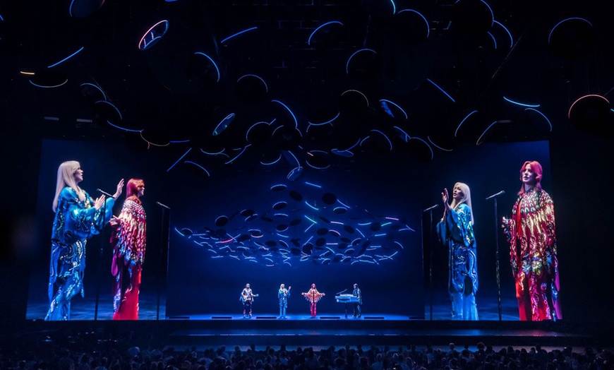 Image 4: Central London: Cocoon Room stay with activities