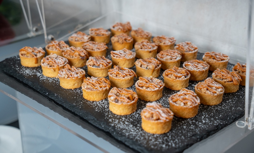 Image 10: Premium Iftar Buffet with Bottomless Ramadan Beverages