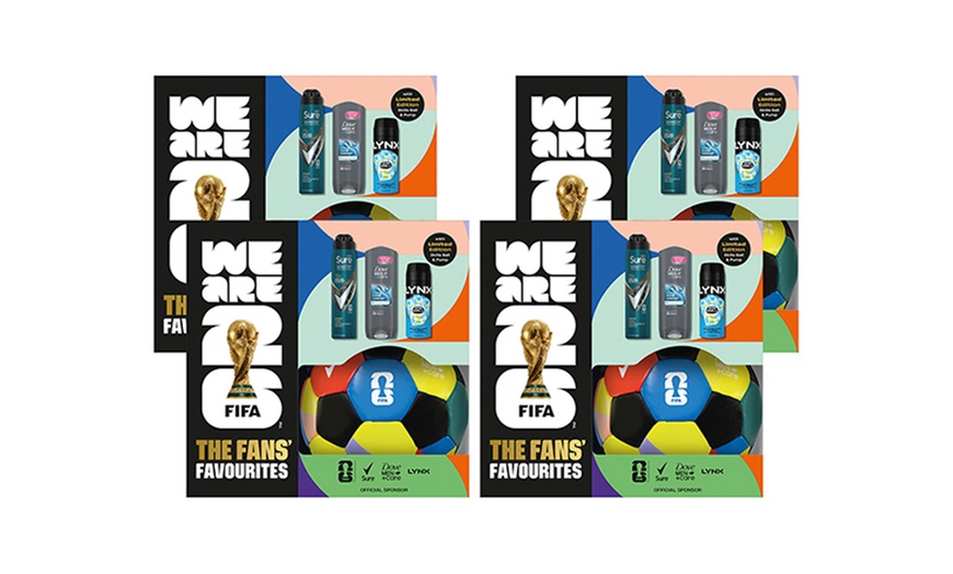 Image 6: Men's FIFA Fan Favourite Gift Sets Wash, Spray & Skill Ball with Pump