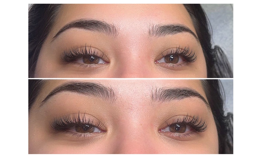 Image 2: Full Sets of Classic, Wetlook, Hybrid & Volume Eyelash Extensions