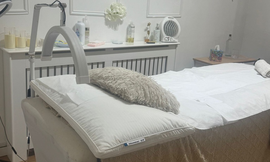 Image 7: Deep Facial Cleanse + RF or LED Therapy with Face & Lip Hydration