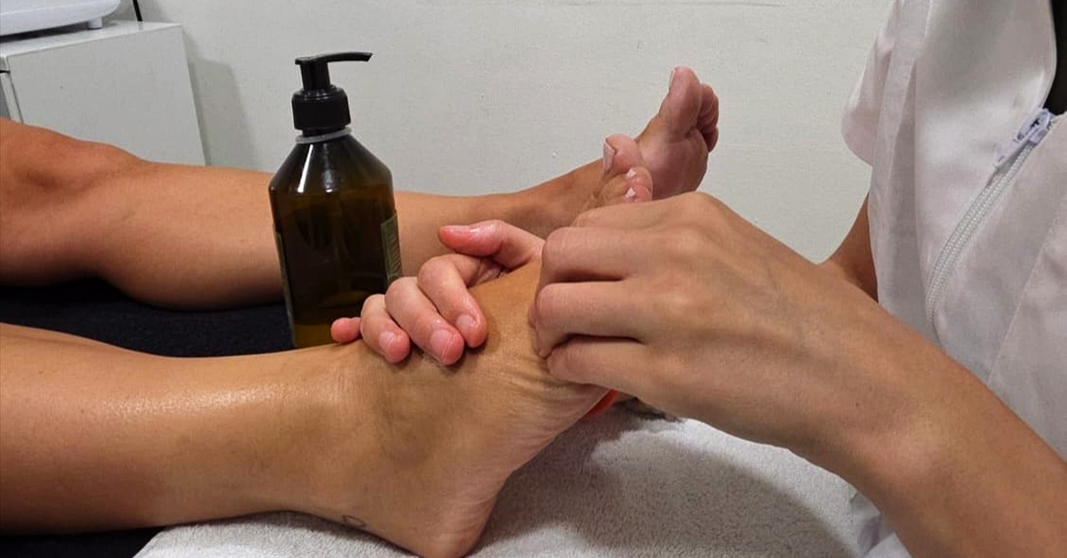 Sesiones de reflexología y masaje especializado para fascitis plantar en Barcelona
