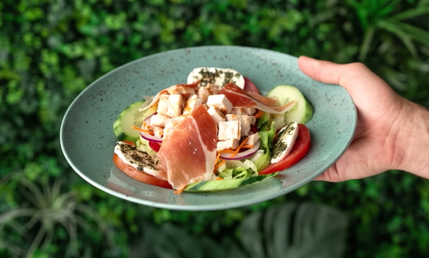 Image 3: Menú mediterráneo light o completo para 2 o 4 personas